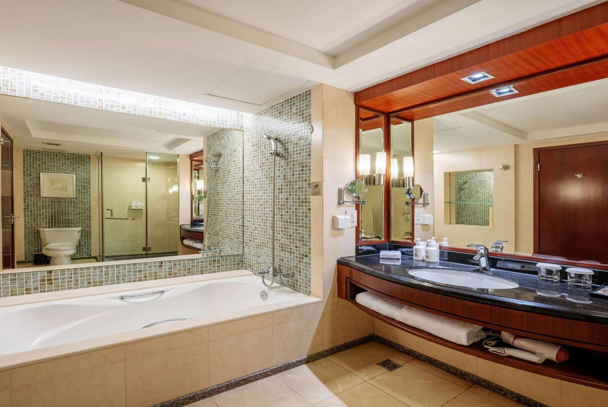Ramada Beijing North Hotel Changping Bagian luar foto