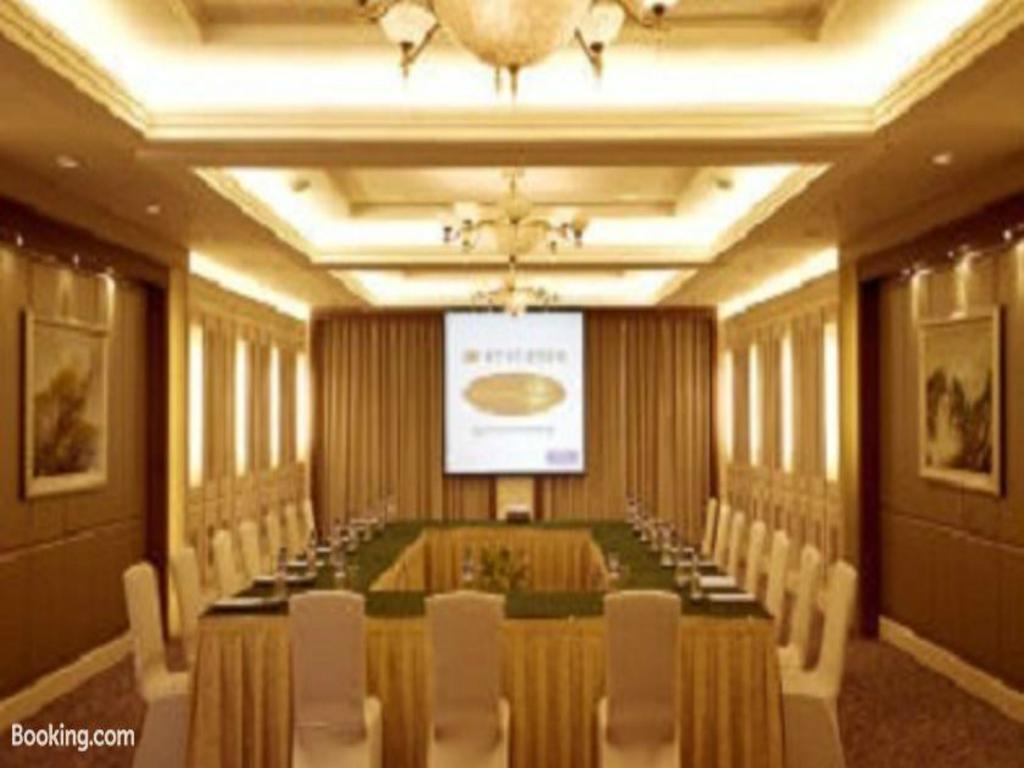 Ramada Beijing North Hotel Changping Bagian luar foto