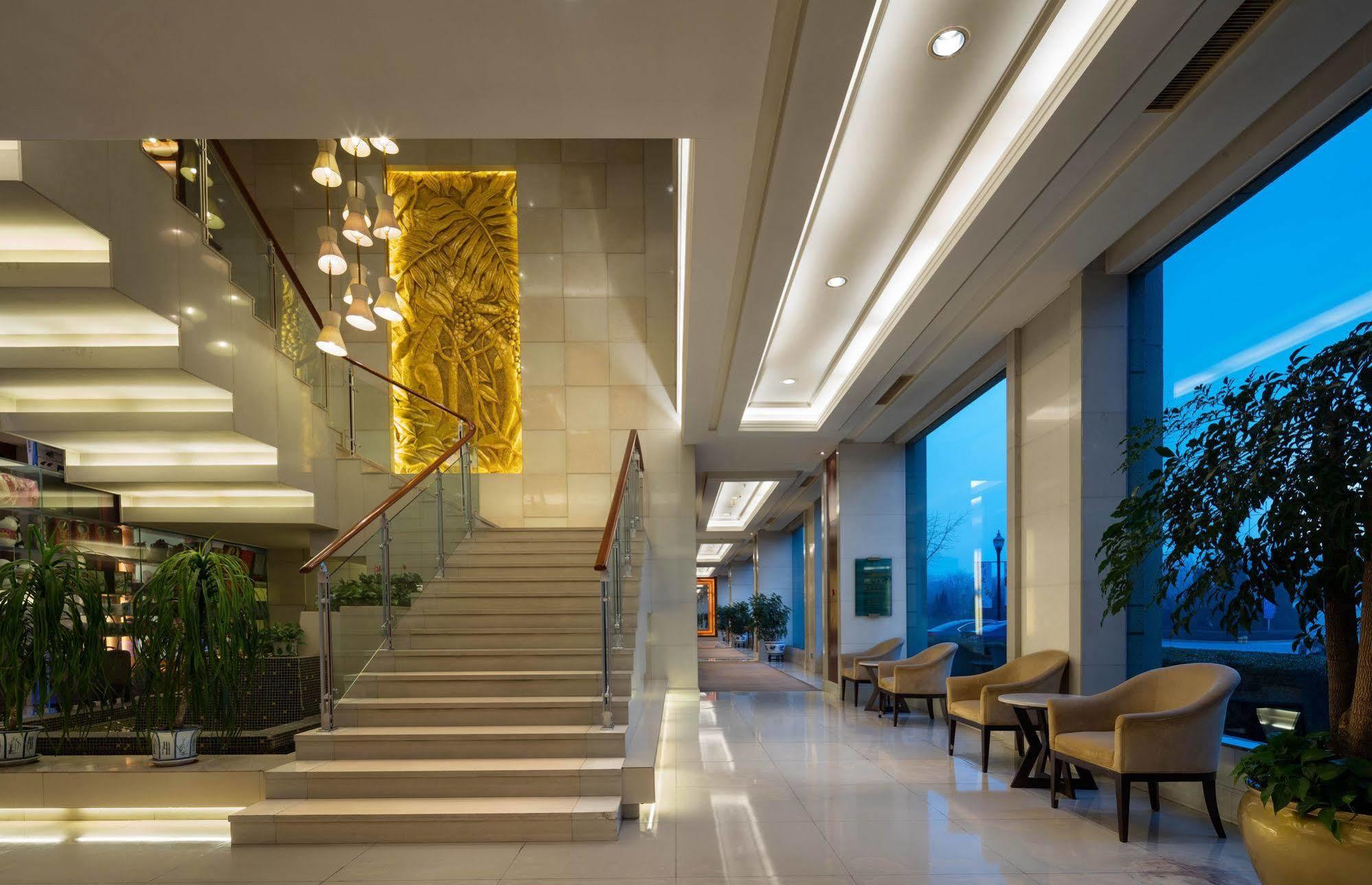 Ramada Beijing North Hotel Changping Bagian luar foto